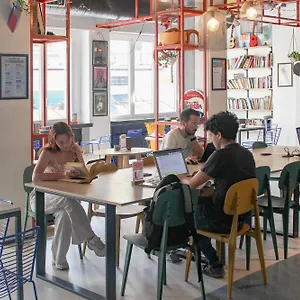  Hostel Yellowsquare Italien