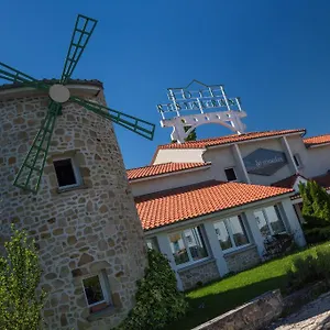 Logis Le Moulin Des Gardelles 3*, Riom France